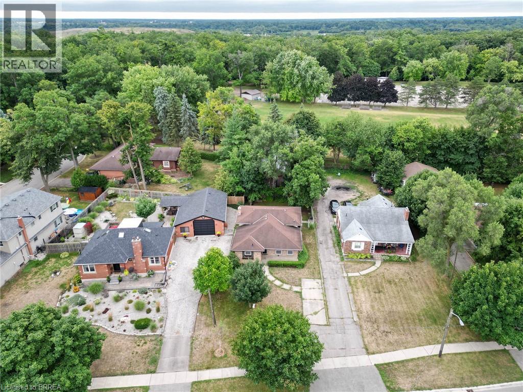 Photo 13 of 11 Glenwood Drive, Brantford ON