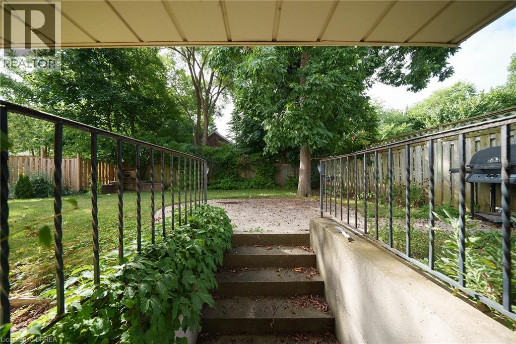 Photo 12 of 11 Glenwood Drive, Brantford ON