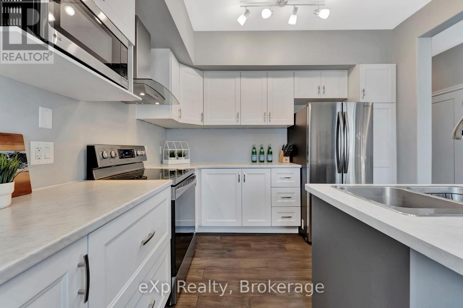 Photo 12 of D 2 12 Brantwood Park Road, Brantford ON
