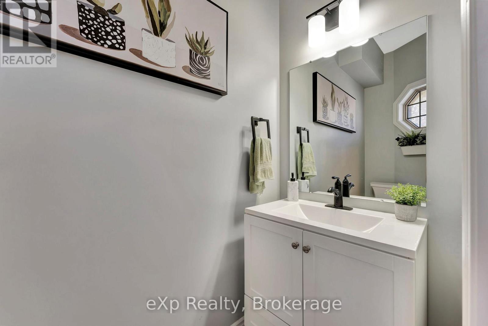 Photo 14 of D 2 12 Brantwood Park Road, Brantford ON
