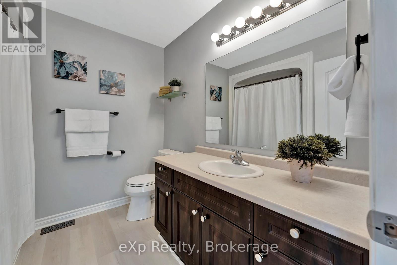 Photo 21 of D 2 12 Brantwood Park Road, Brantford ON