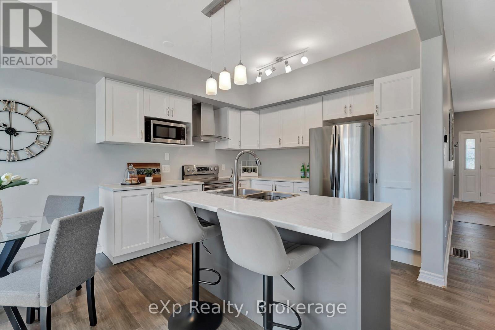 Photo 9 of D 2 12 Brantwood Park Road, Brantford ON