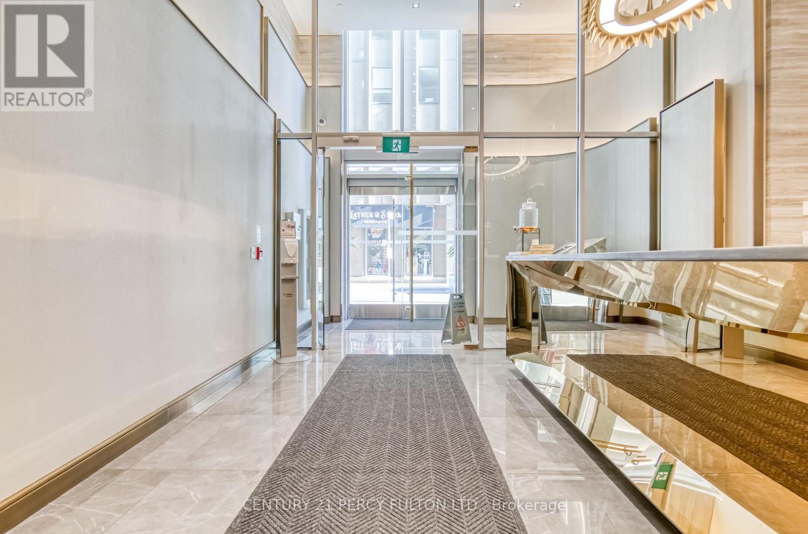 Photo 3 of 904 88 Cumberland Street, Toronto ON