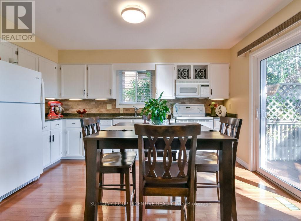Photo 26 of 17 Kenny Crescent, Barrie ON