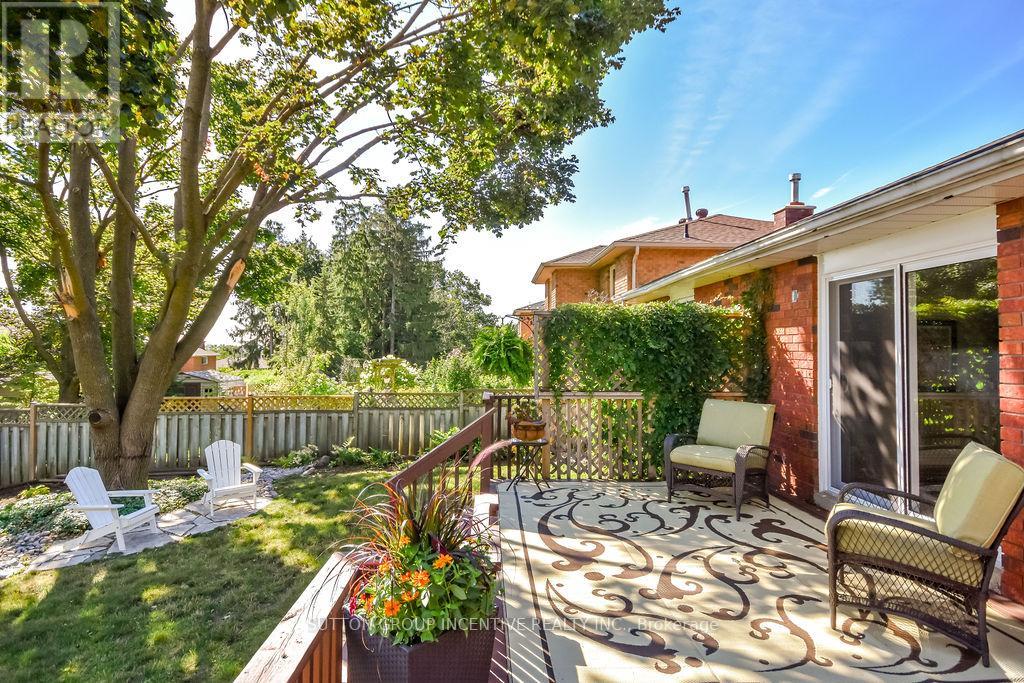 Photo 33 of 17 Kenny Crescent, Barrie ON