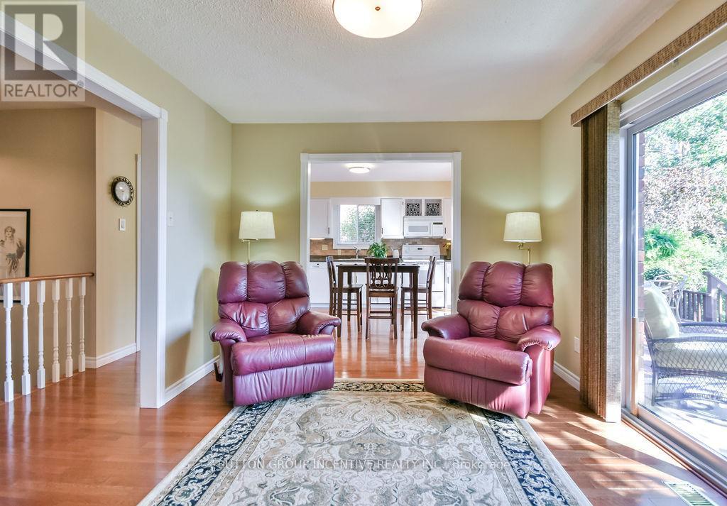 Photo 48 of 17 Kenny Crescent, Barrie ON