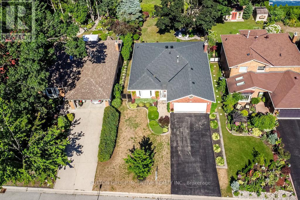 Photo 9 of 17 Kenny Crescent, Barrie ON
