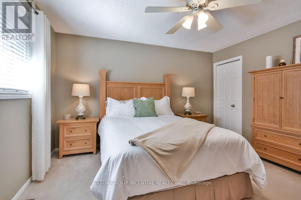 Photo 42 of 17 Kenny Crescent, Barrie ON