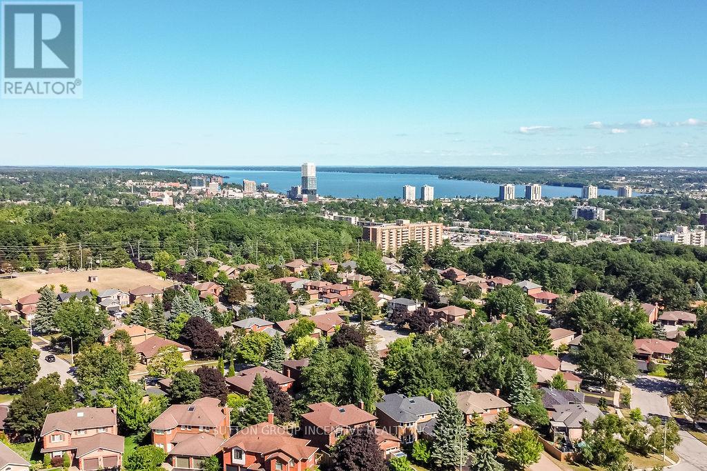 Photo 50 of 17 Kenny Crescent, Barrie ON