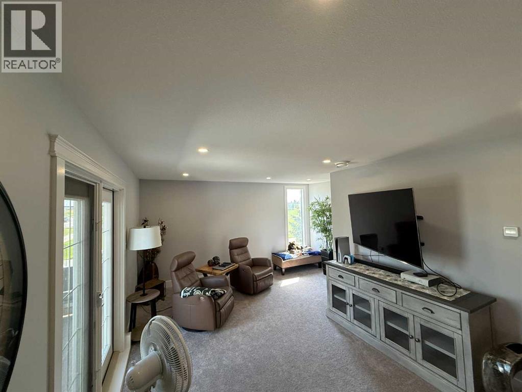 Photo 5 of 1236 40 Avenue N, Lethbridge AB