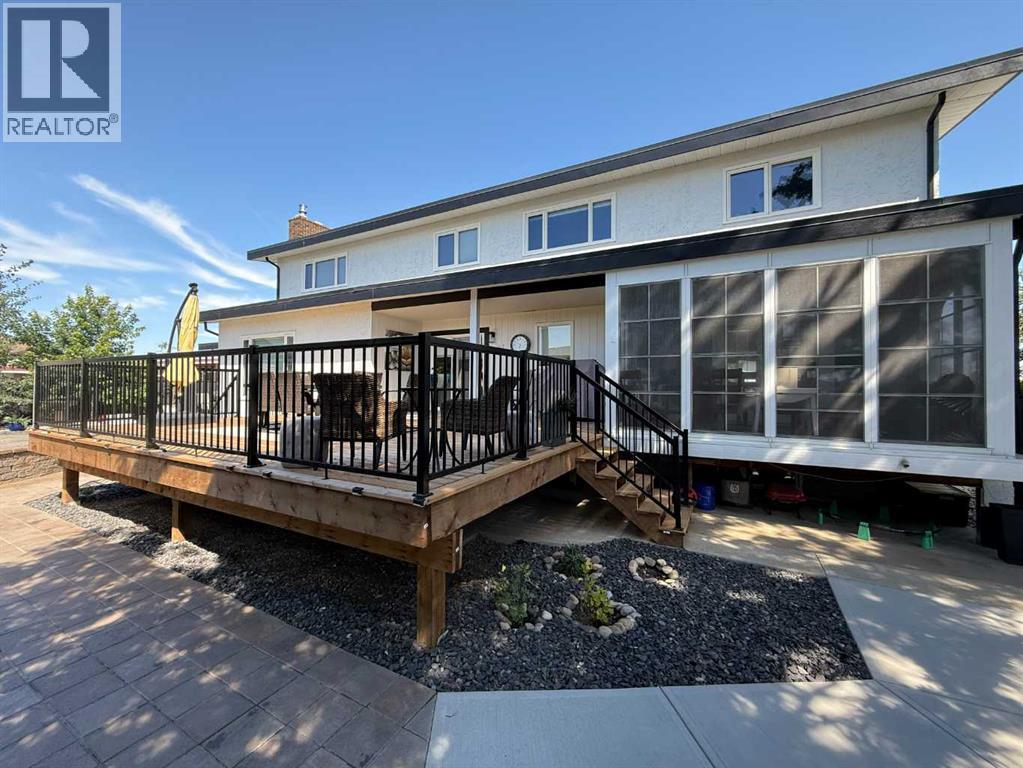 Photo 9 of 1236 40 Avenue N, Lethbridge AB