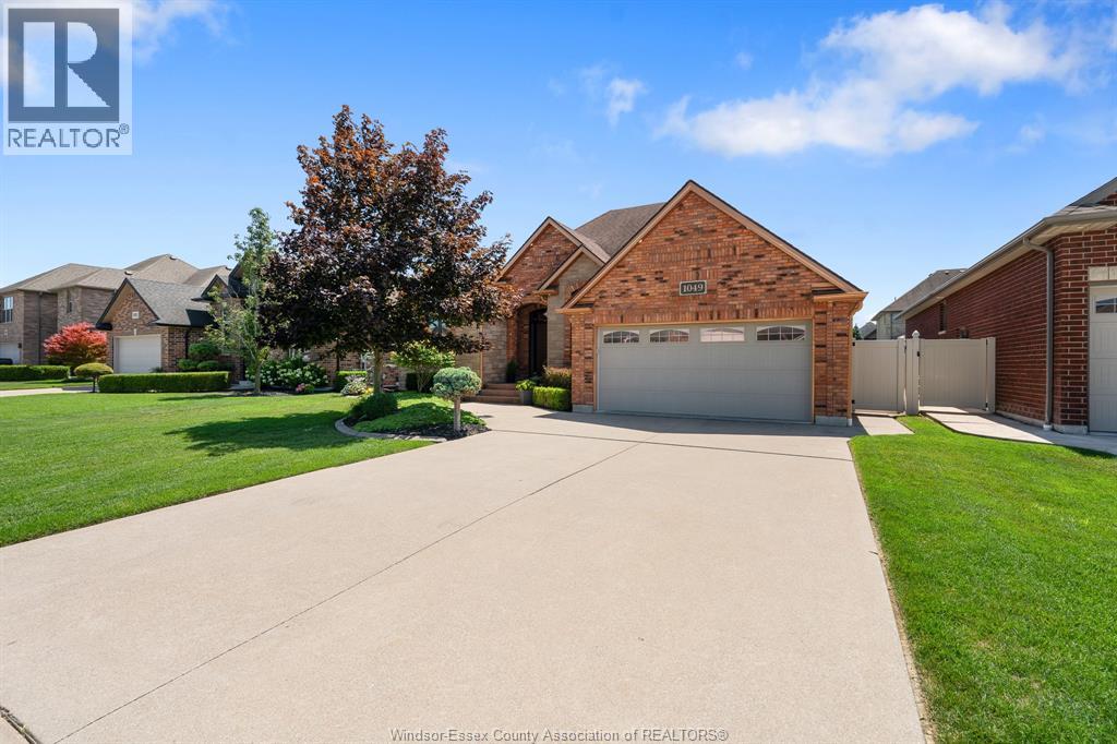 Photo 5 of 1049 Woodland, Lakeshore ON