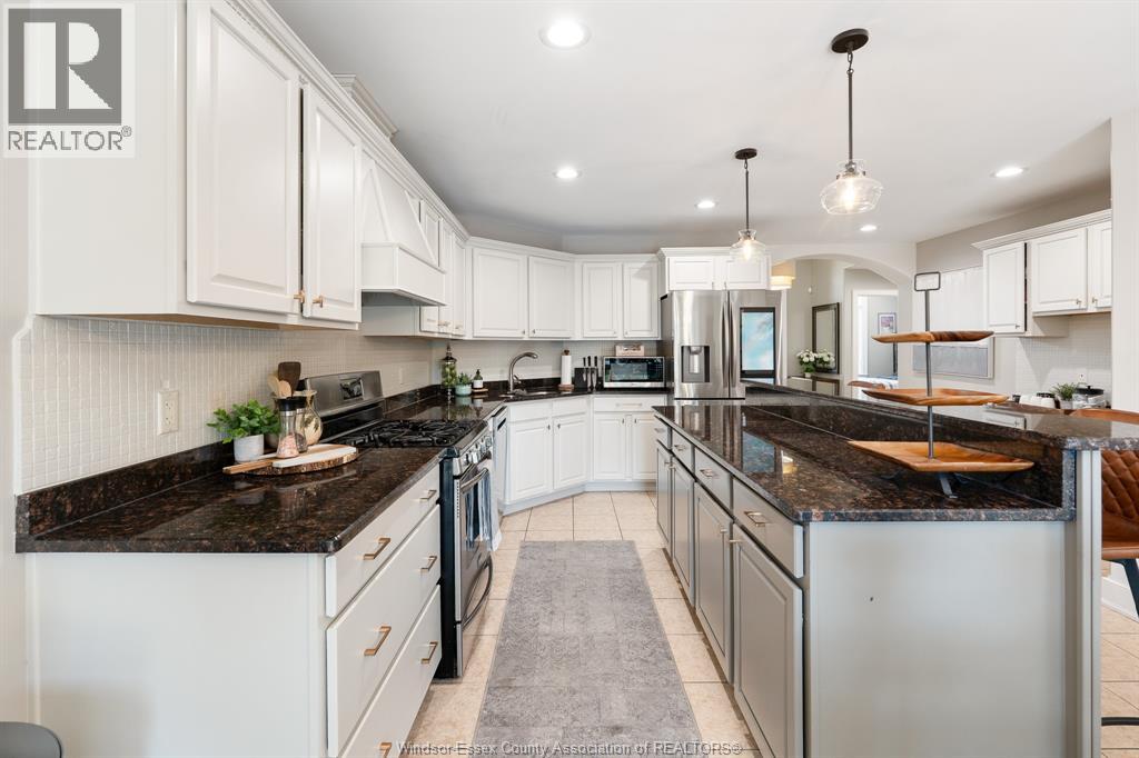 Photo 7 of 1049 Woodland, Lakeshore ON
