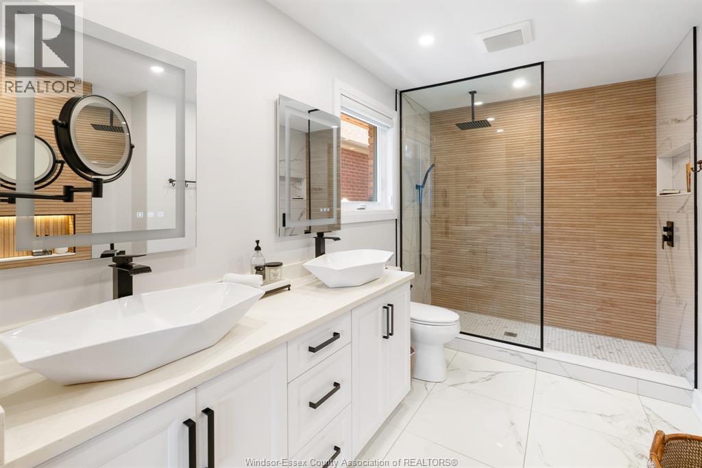 Photo 11 of 1049 Woodland, Lakeshore ON