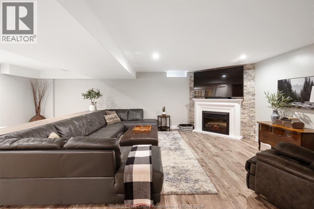 Photo 2 of 1049 Woodland, Lakeshore ON