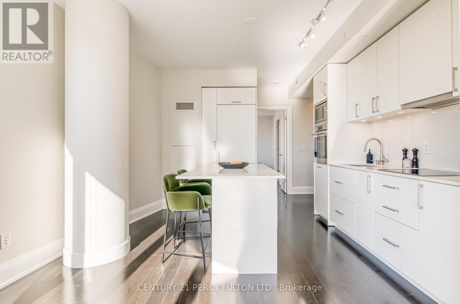 Photo 40 of 904 88 Cumberland Street, Toronto ON