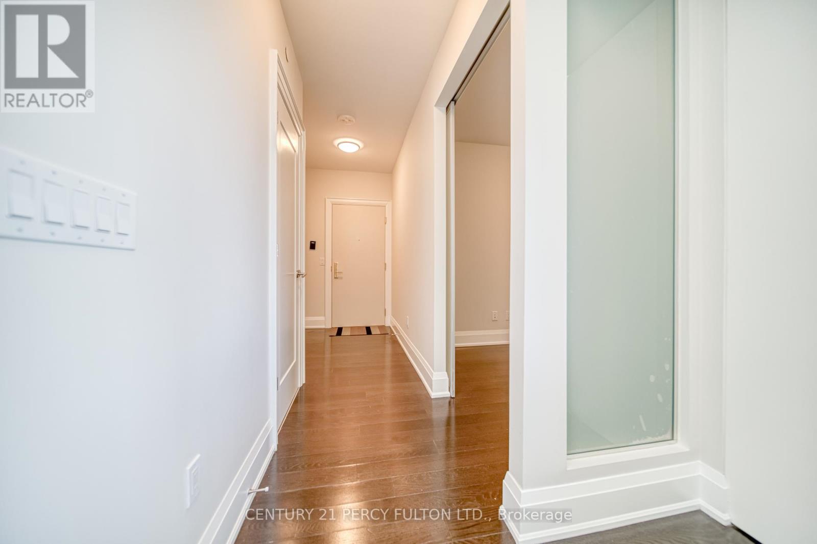 Photo 7 of 904 88 Cumberland Street, Toronto ON