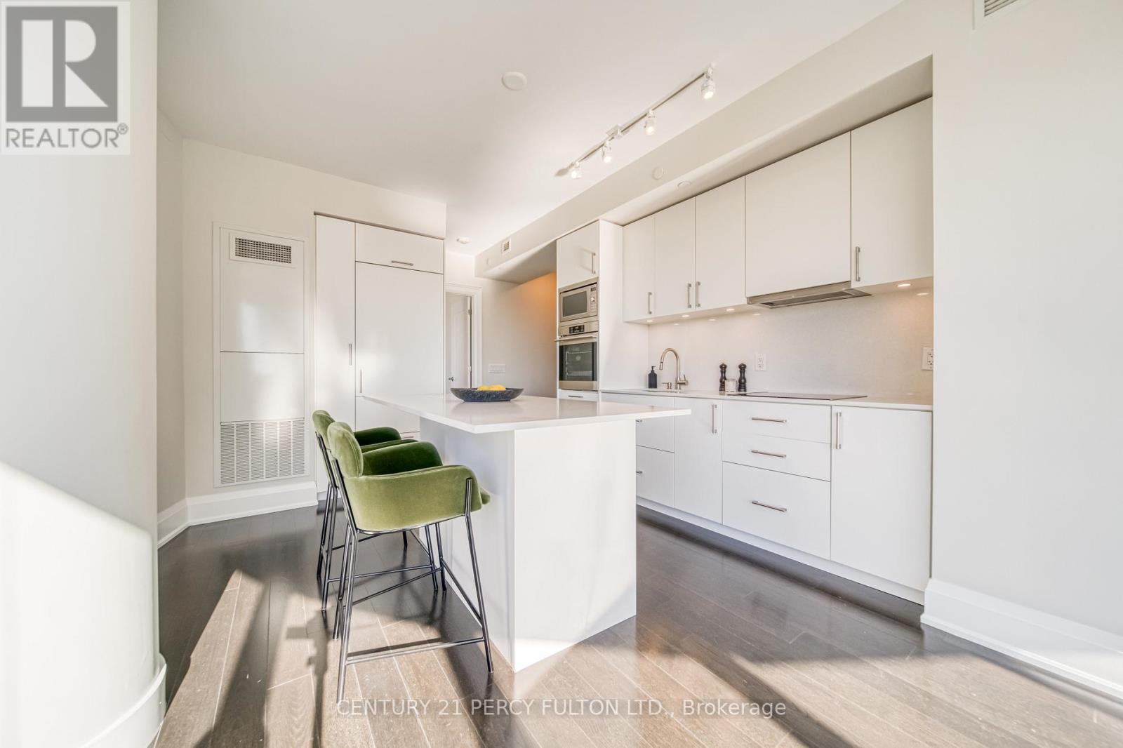 Photo 11 of 904 88 Cumberland Street, Toronto ON