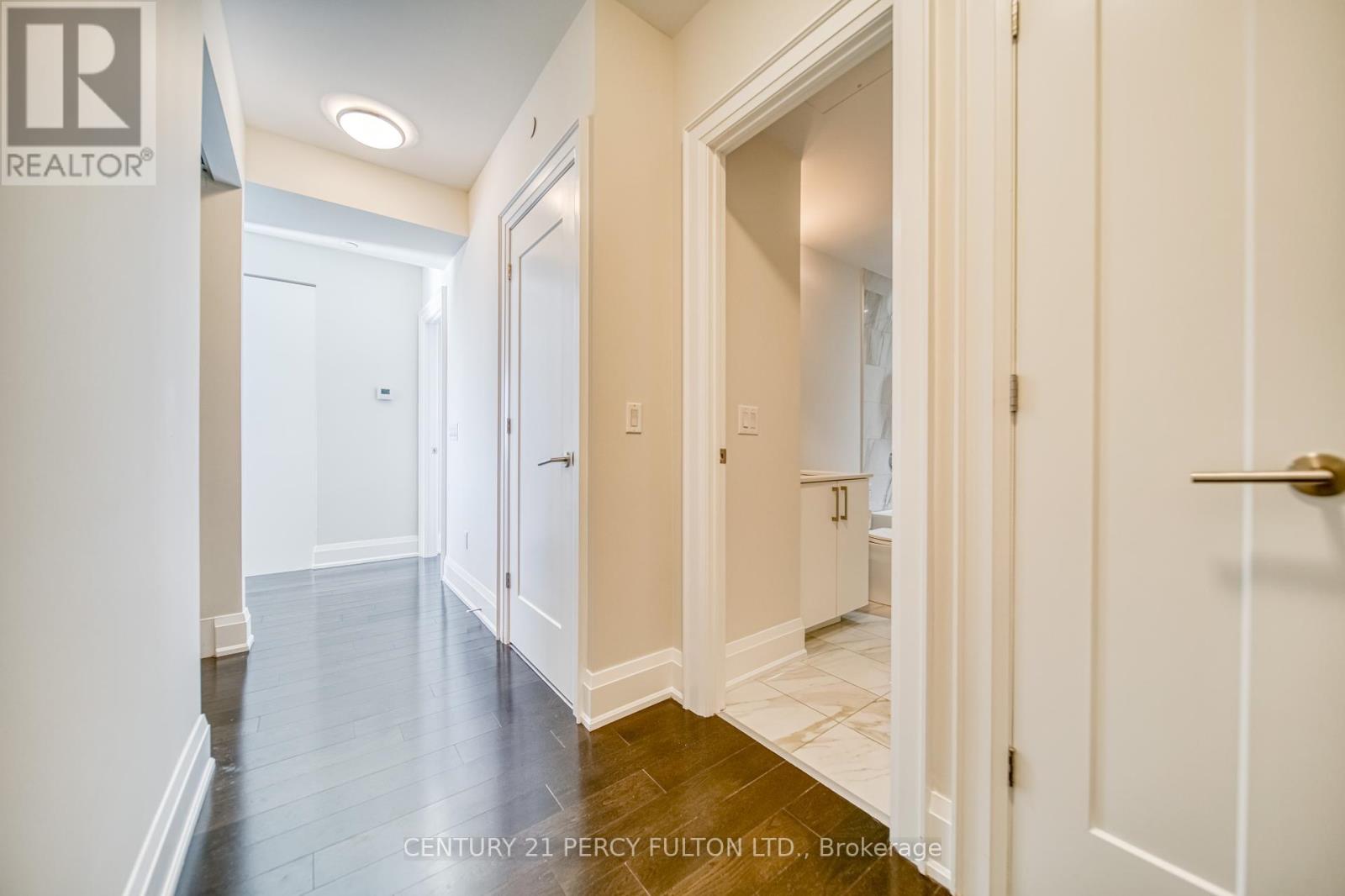 Photo 6 of 904 88 Cumberland Street, Toronto ON