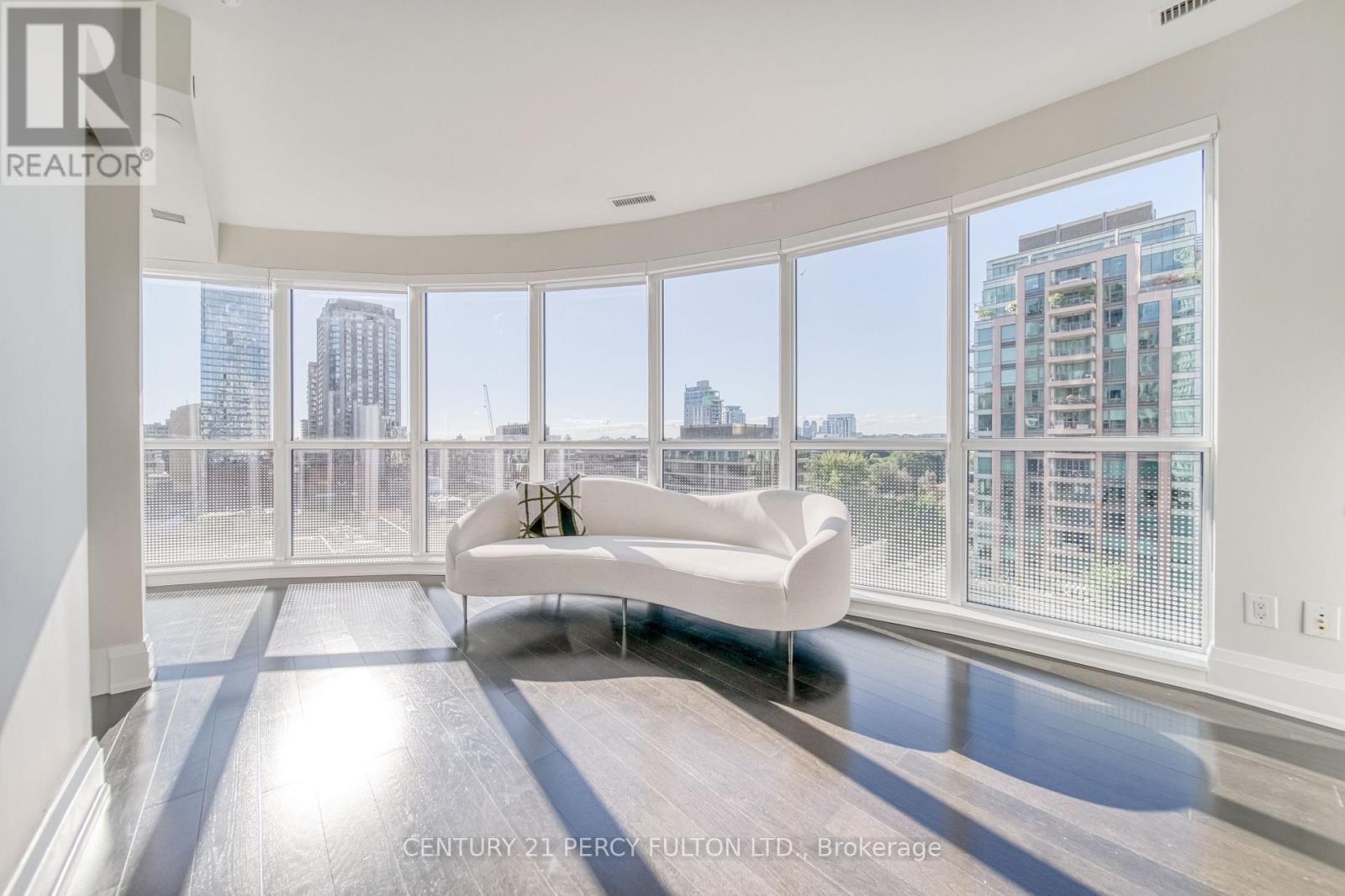 Photo 5 of 904 88 Cumberland Street, Toronto ON