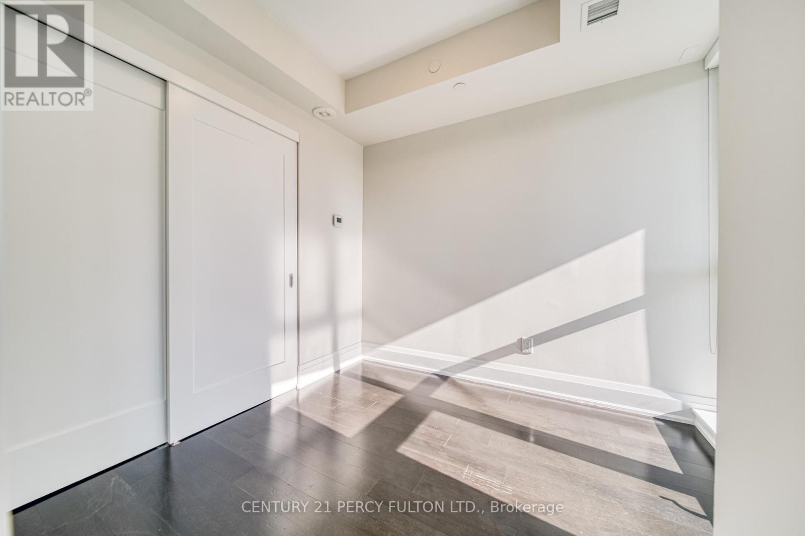 Photo 25 of 904 88 Cumberland Street, Toronto ON
