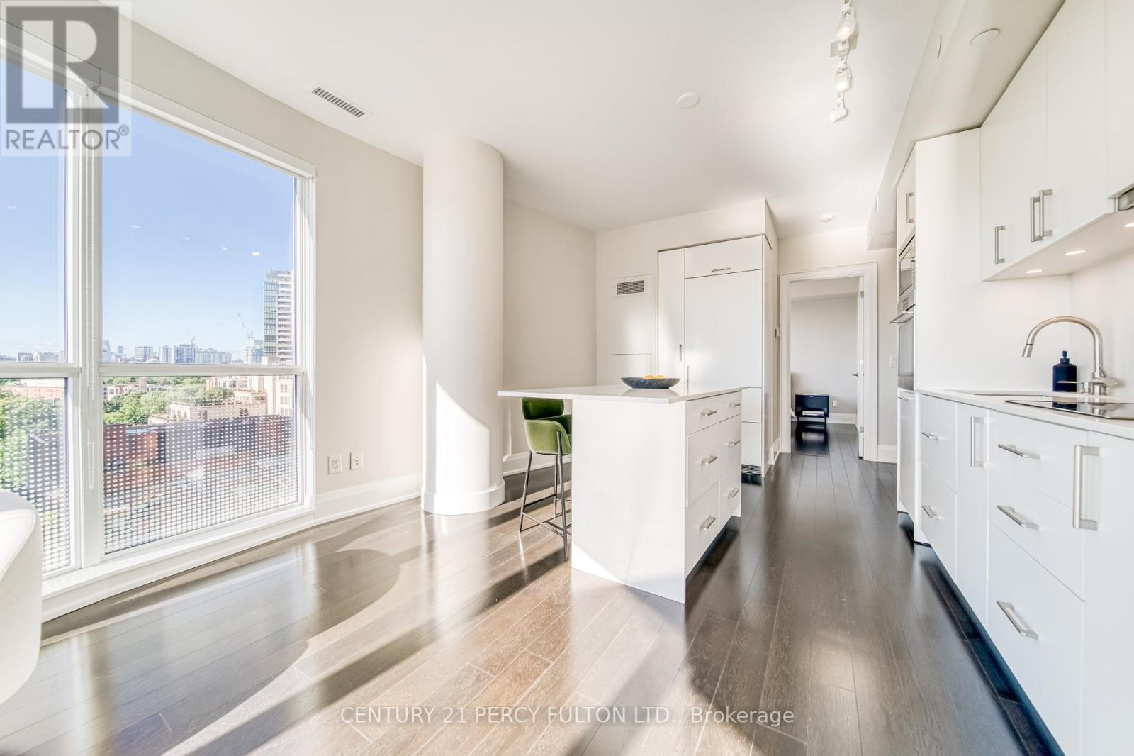 Photo 10 of 904 88 Cumberland Street, Toronto ON