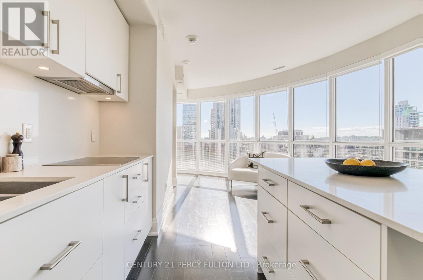 Photo 8 of 904 88 Cumberland Street, Toronto ON