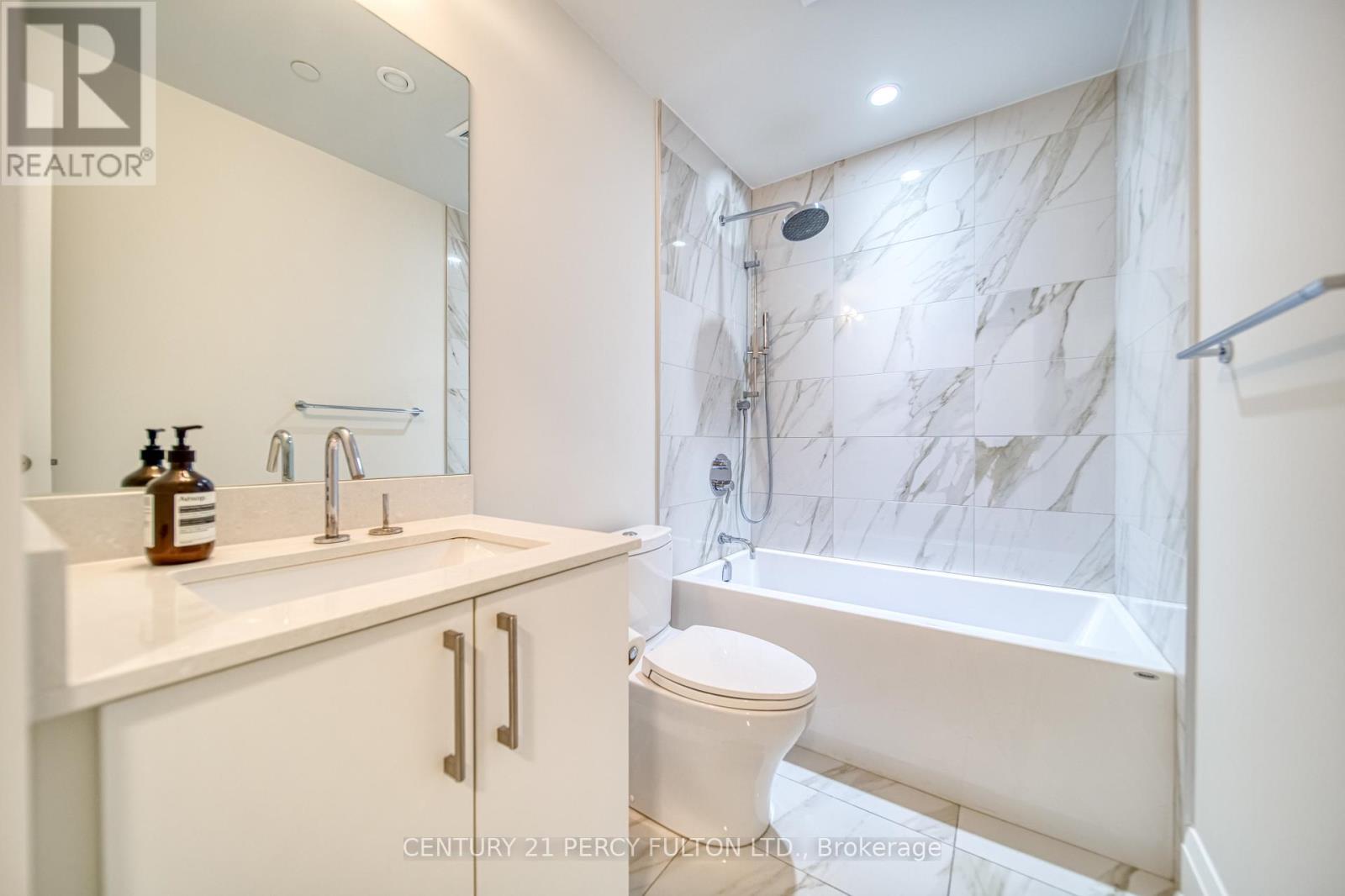 Photo 32 of 904 88 Cumberland Street, Toronto ON