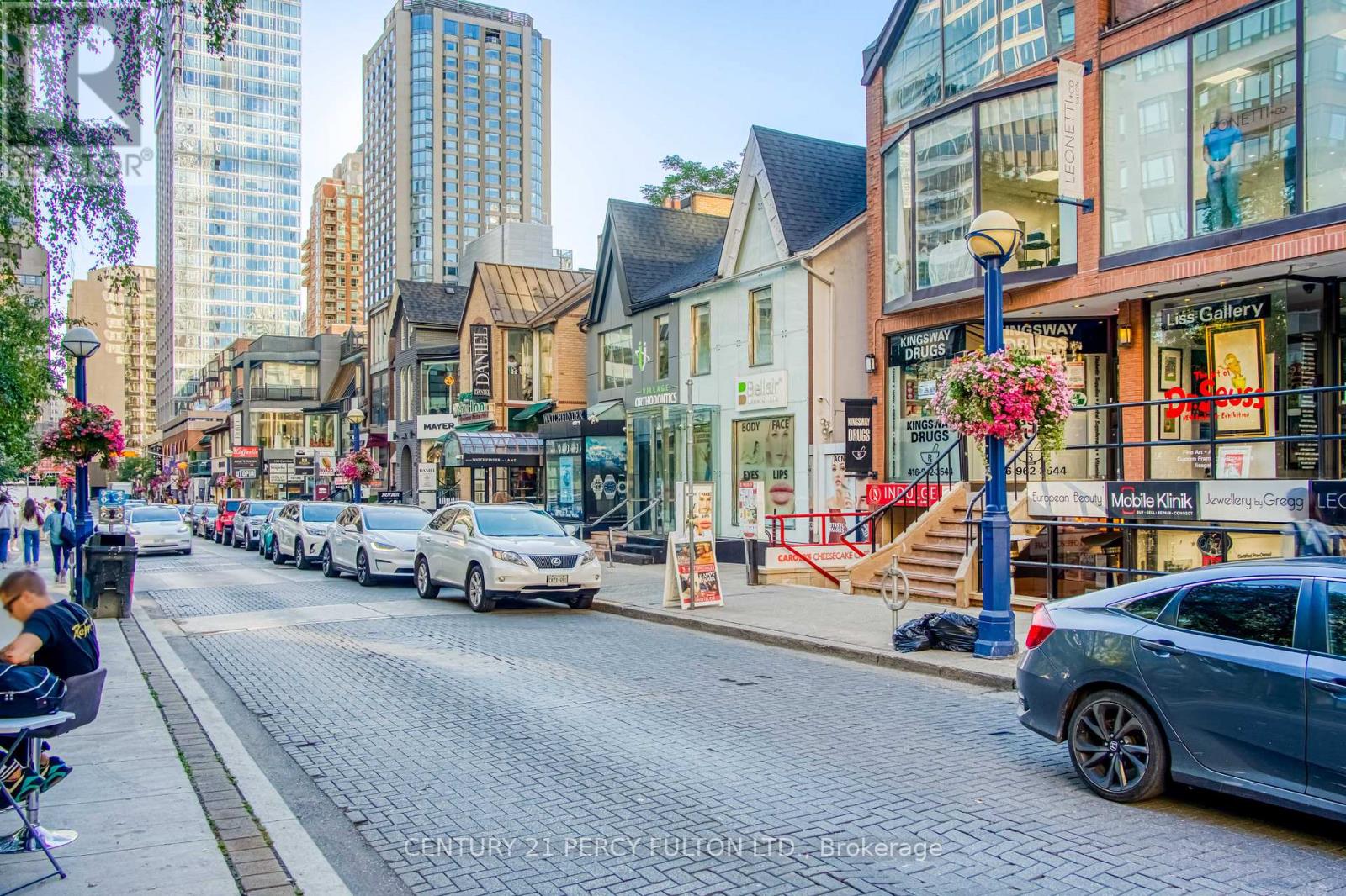 Photo 20 of 904 88 Cumberland Street, Toronto ON