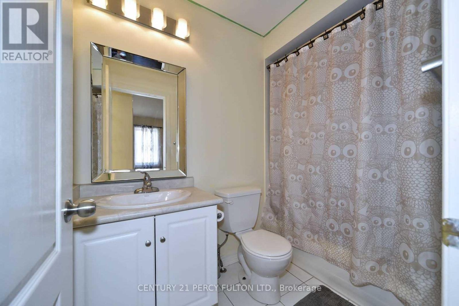 Photo 5 of 65 Aldonschool Court, Ajax ON