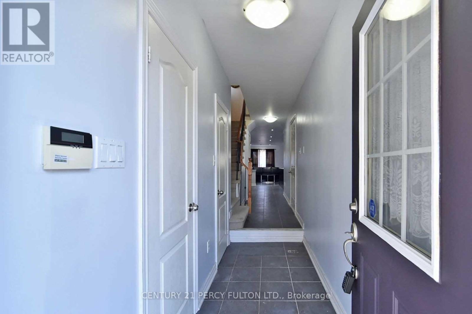 Photo 8 of 65 Aldonschool Court, Ajax ON