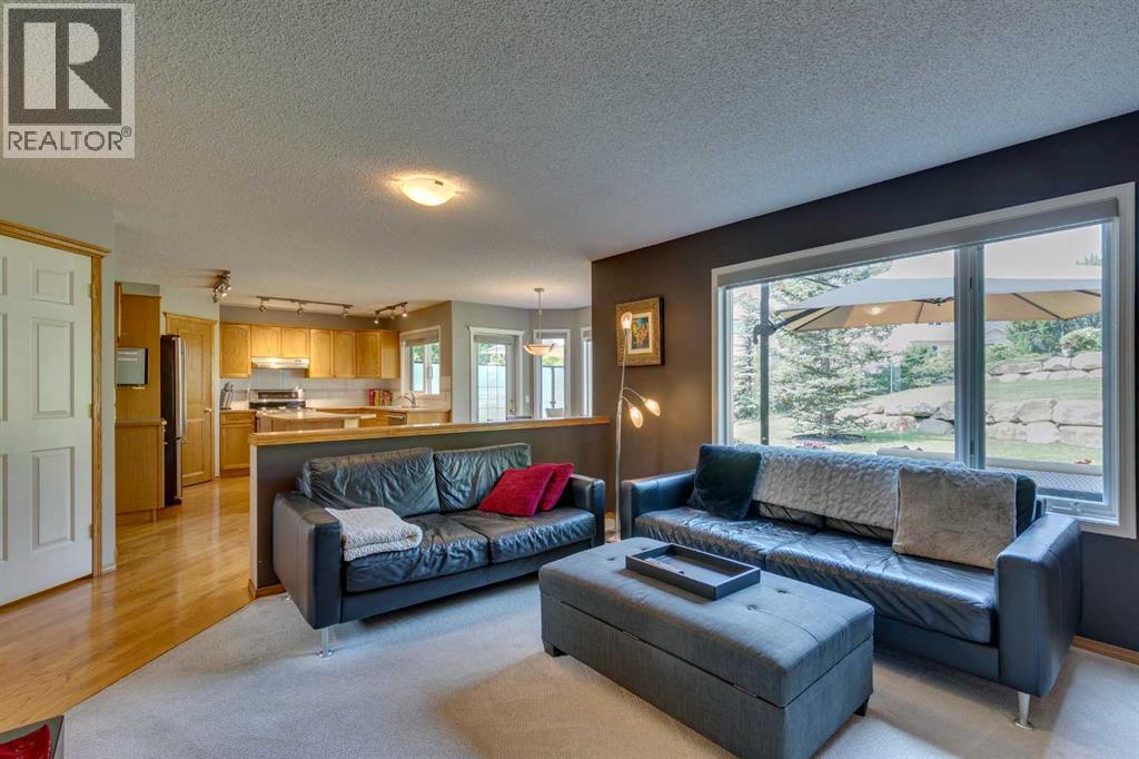 Single Family House for Sale in  Sienna Park Court SW Signal Hill Calgary 