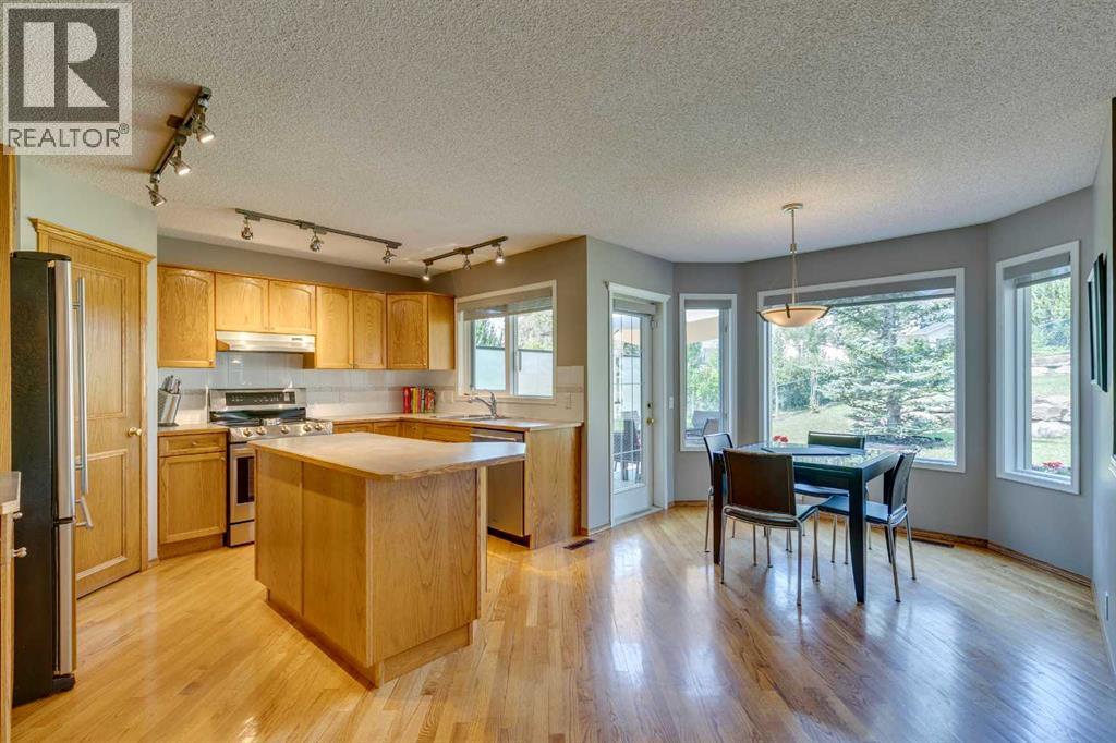 Single Family House for Sale in  Sienna Park Court SW Signal Hill Calgary 