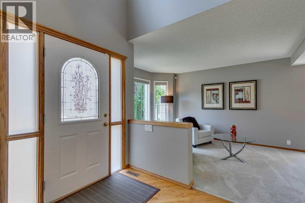 Single Family House for Sale in  Sienna Park Court SW Signal Hill Calgary 