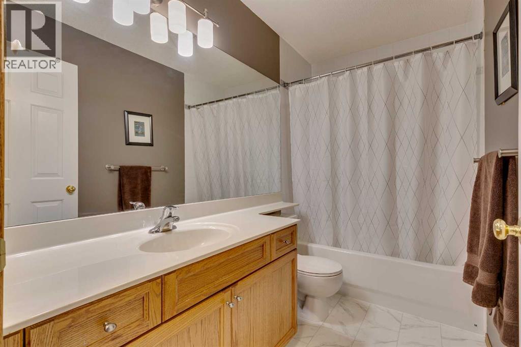 Single Family House for Sale in  Sienna Park Court SW Signal Hill Calgary 