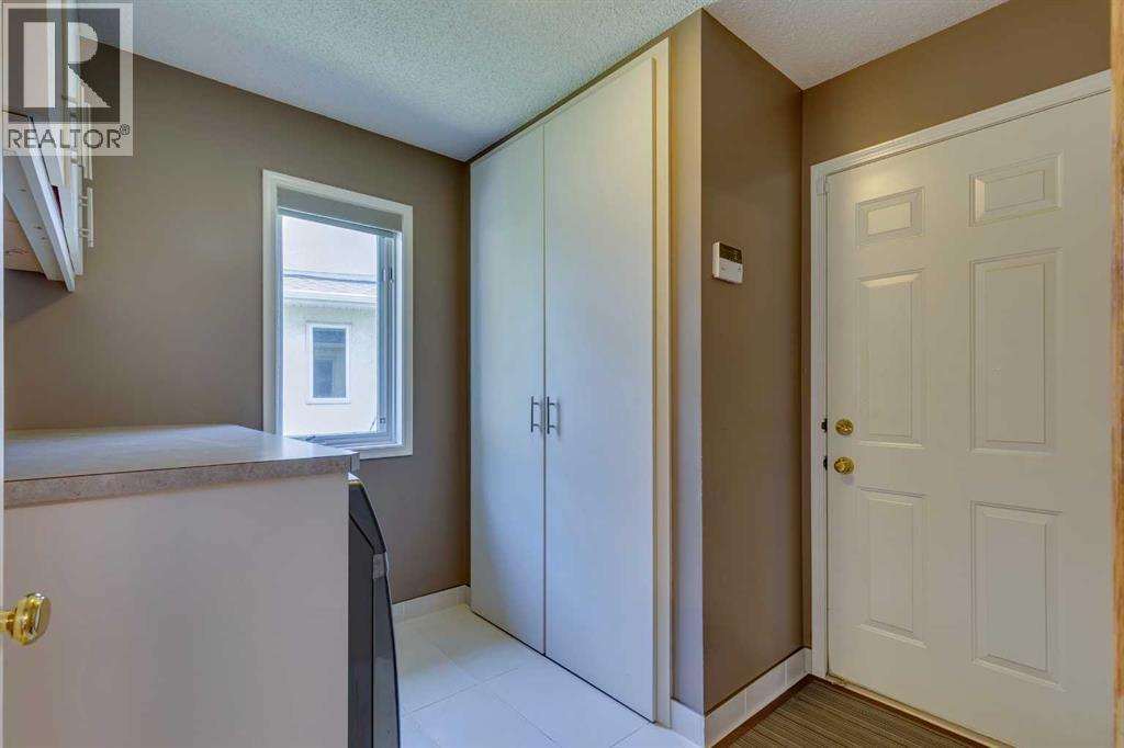 Single Family House for Sale in  Sienna Park Court SW Signal Hill Calgary 