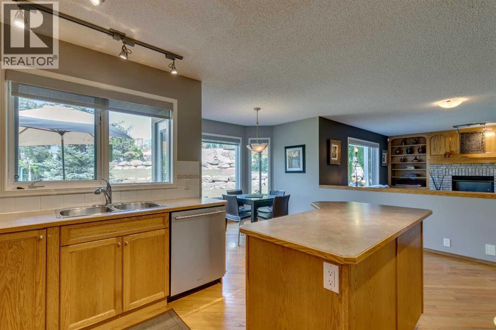 Single Family House for Sale in  Sienna Park Court SW Signal Hill Calgary 