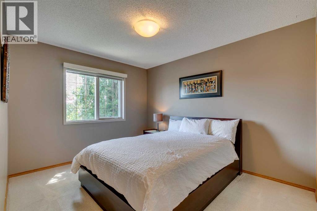 Single Family House for Sale in  Sienna Park Court SW Signal Hill Calgary 