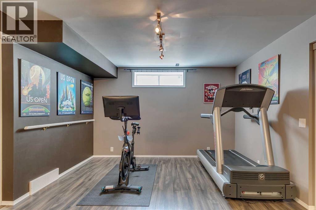 Single Family House for Sale in  Sienna Park Court SW Signal Hill Calgary 