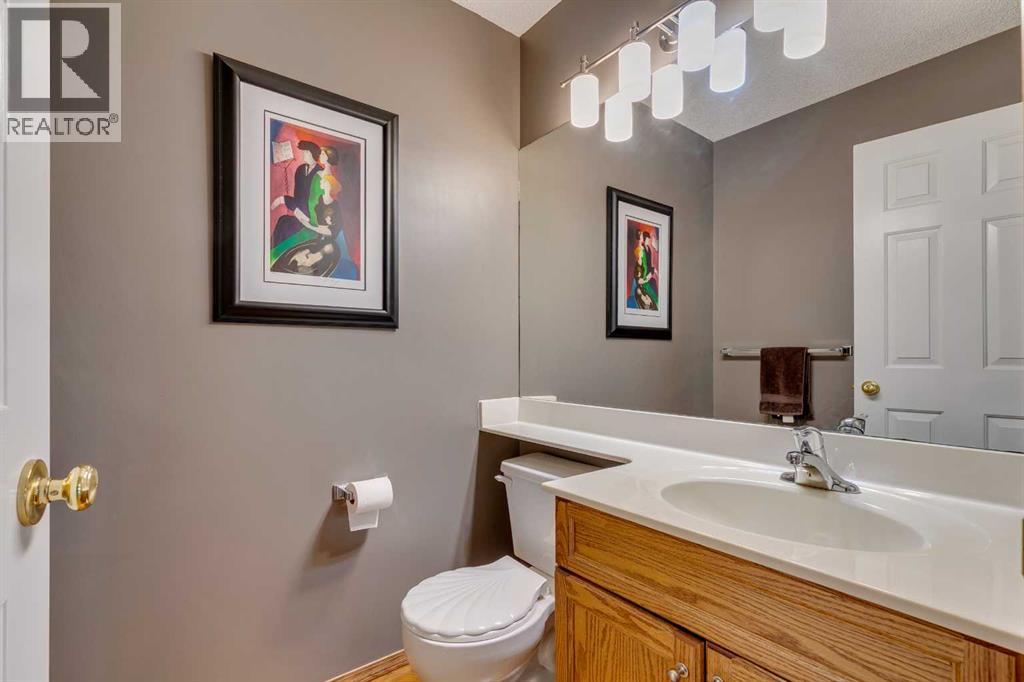 Single Family House for Sale in  Sienna Park Court SW Signal Hill Calgary 