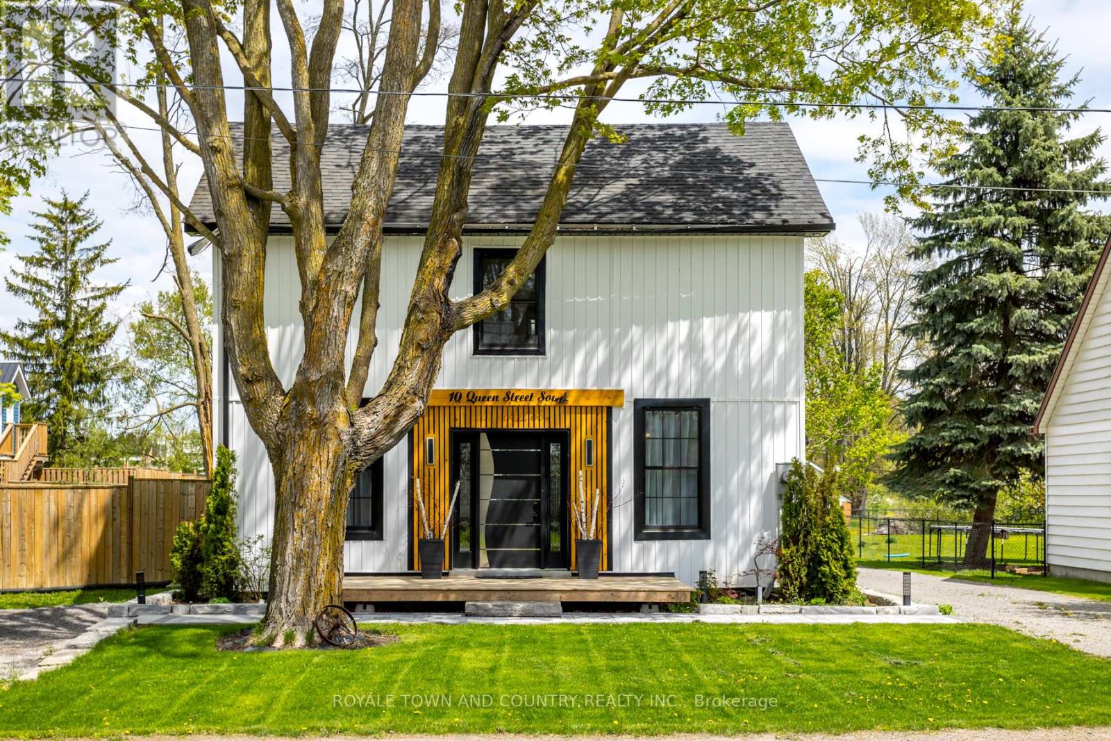 Photo 39 of 10 Queen Street S, Kawartha Lakes ON