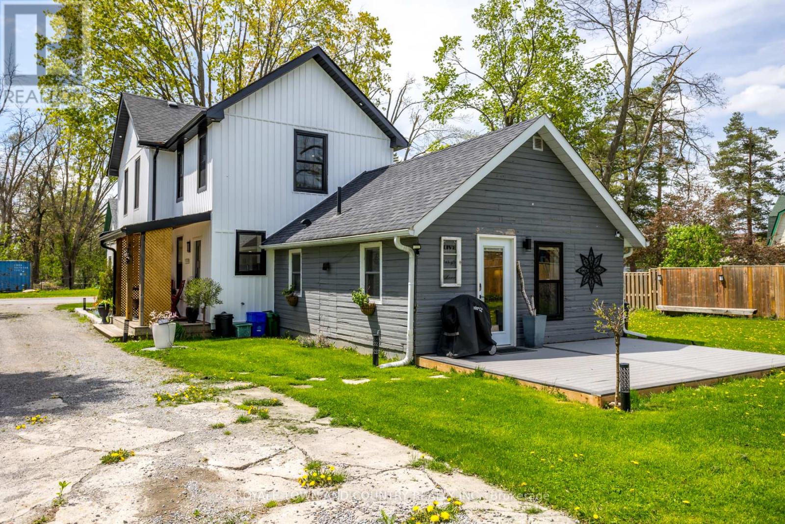 Photo 40 of 10 Queen Street S, Kawartha Lakes ON
