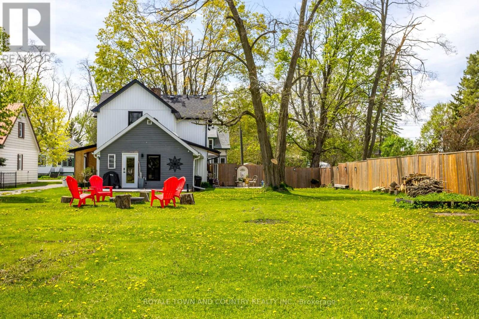 Photo 24 of 10 Queen Street S, Kawartha Lakes ON