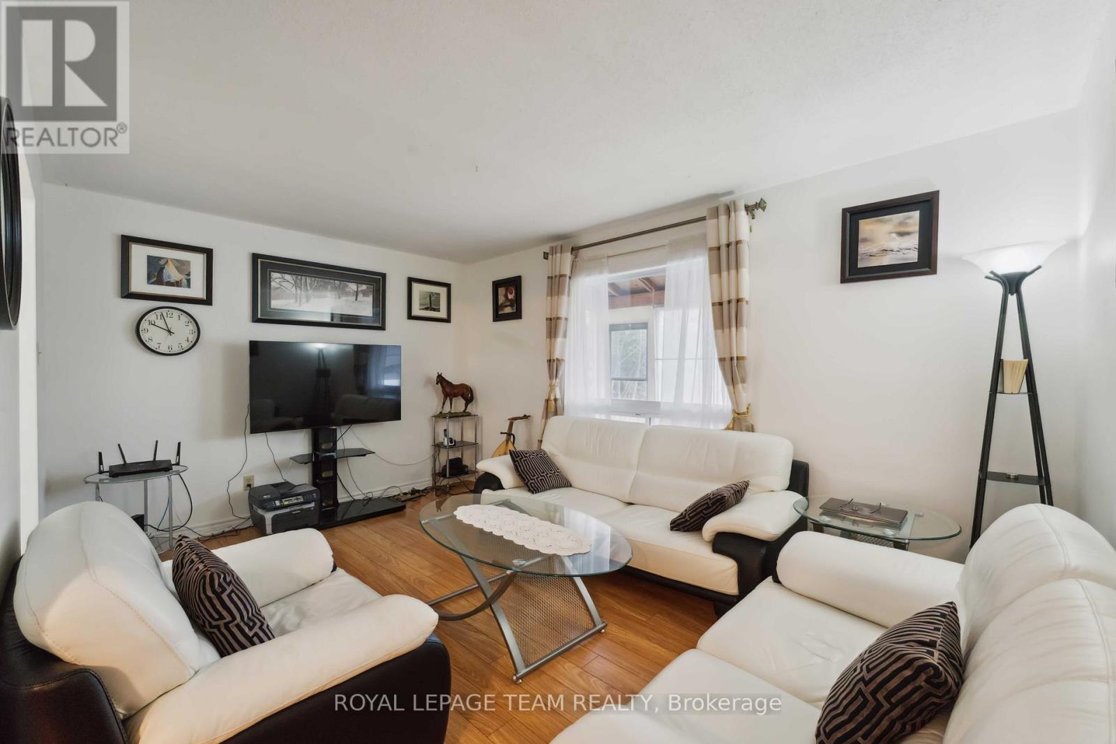 Photo 9 of 6351 St Louis Drive, Ottawa ON