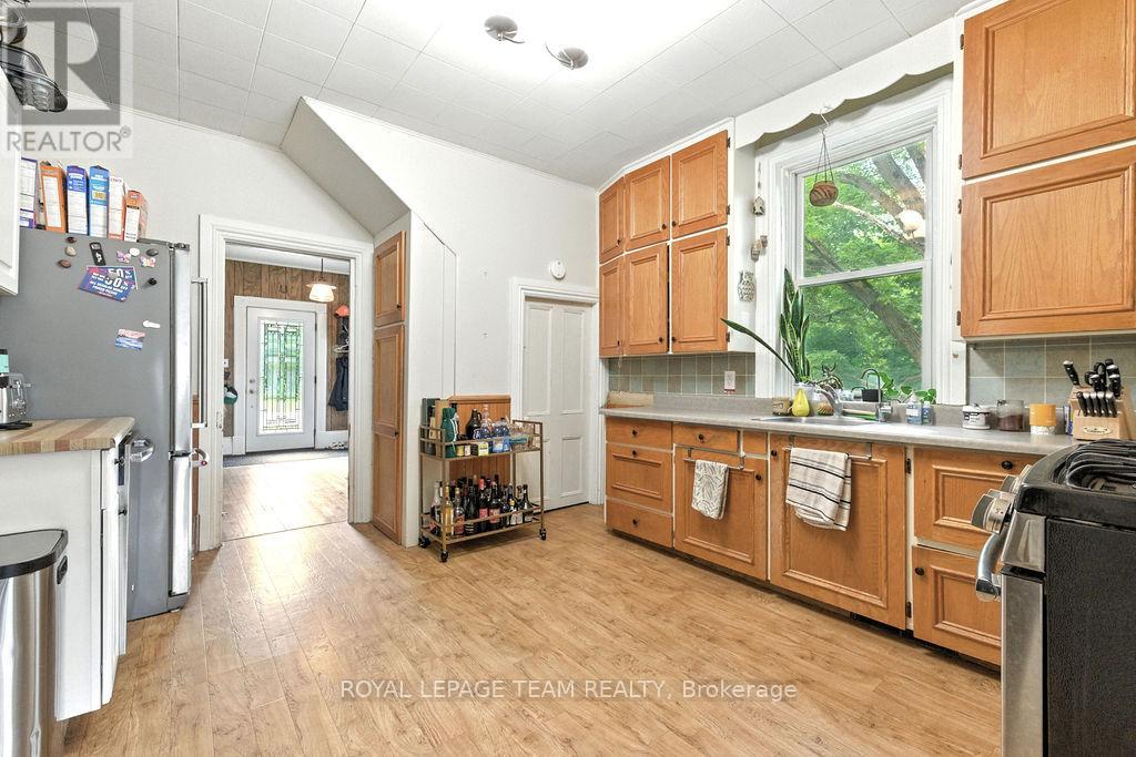 Photo 8 of 191 Dalkeith Street, Mississippi Mills ON