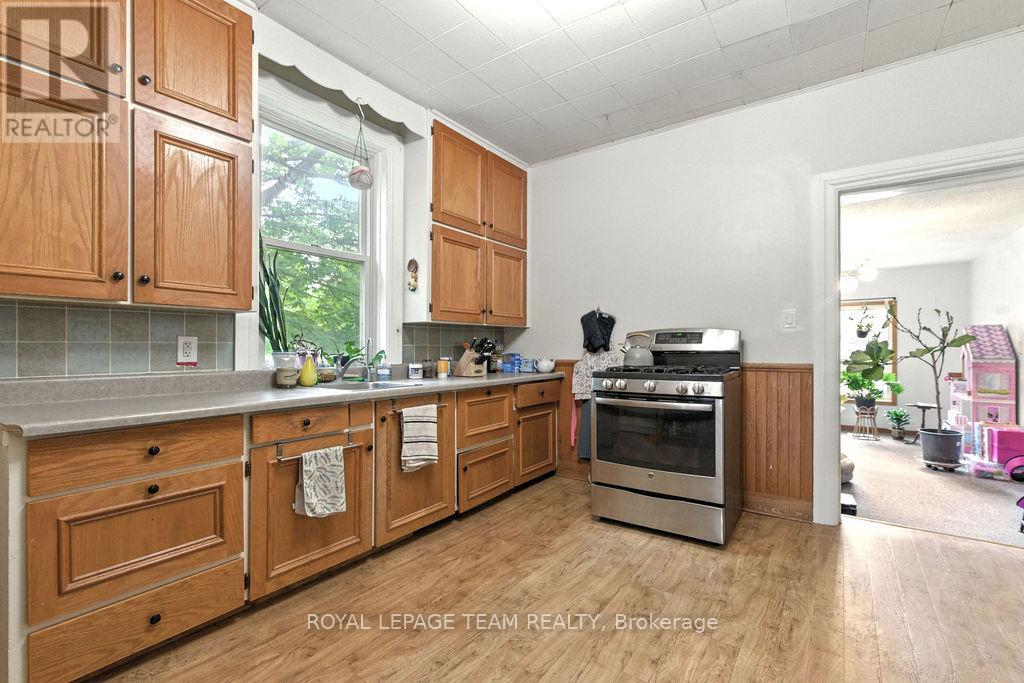 Photo 31 of 191 Dalkeith Street, Mississippi Mills ON