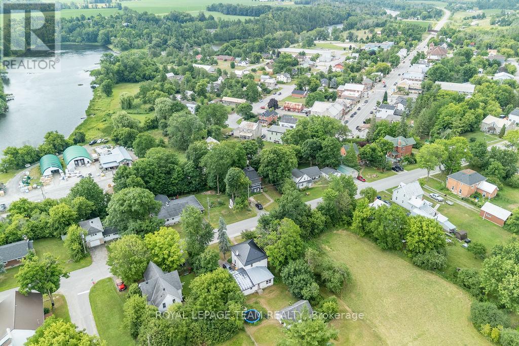 Photo 6 of 191 Dalkeith Street, Mississippi Mills ON