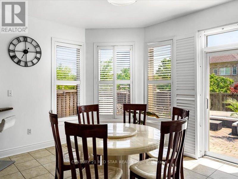 Photo 13 of 31 Eiffel Boulevard, Brampton ON