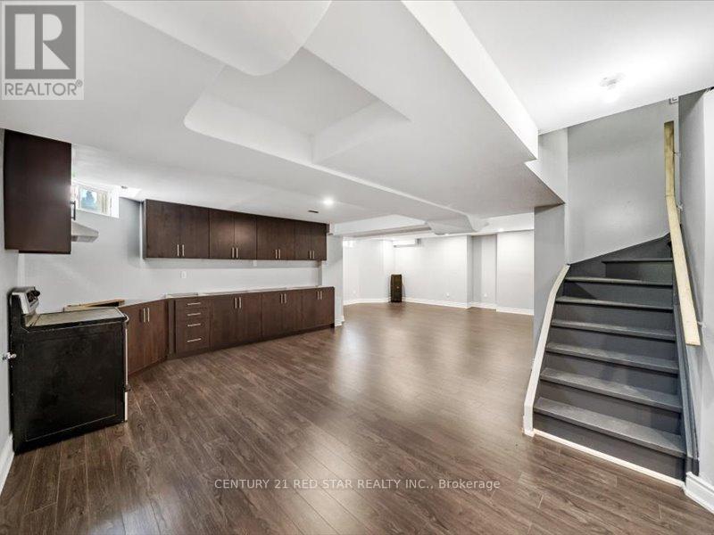 Photo 28 of 31 Eiffel Boulevard, Brampton ON
