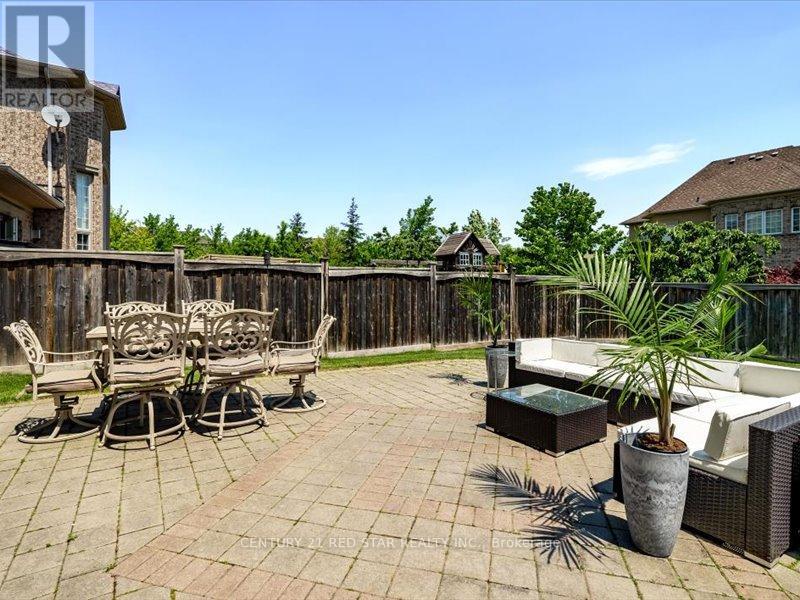 Photo 35 of 31 Eiffel Boulevard, Brampton ON